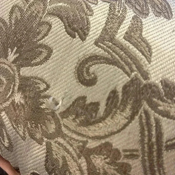 Pretty, accent pillow - Picture 6 of 7